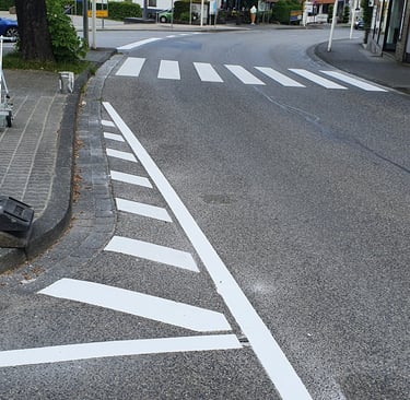 Fußgängerüberweg markierung 