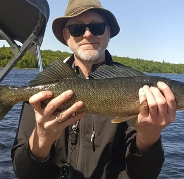 Walleye fishing in Outaouais with fishing guide