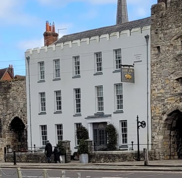 'The Pig in the Wall'. Western Esplanade, Southampton.