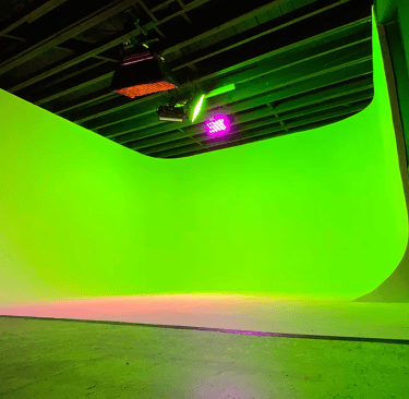 White cyc wall room at Grayfox Studios with seamless background and customizable lighting