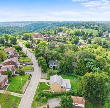 Experience the perfect blend of modern comfort and convenience in this stylish Pittsburgh vacation h