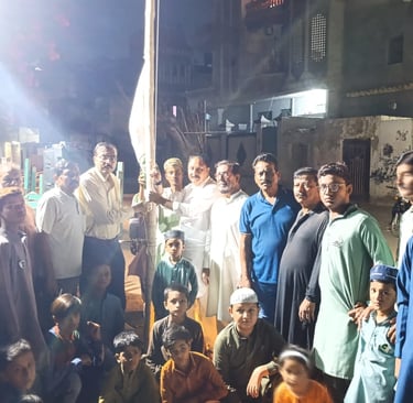 Group photo of MQM Nawabshah leaders and workers at Jashn-e-Azadi event in Unit 5B