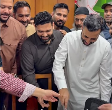 Nadir Qureshi MQM Mustafa Kamal meeting Eid Anees Qaimkhani news MQM Bahadurabad Center MQM digital 