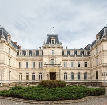 architektoniczne zdjęcie pałacu potockich we Lwowie