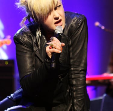 CYNDI LAUPER