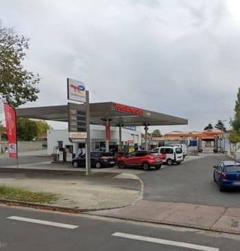 L'entrée de la station Total du Garage des Sablières à Niort