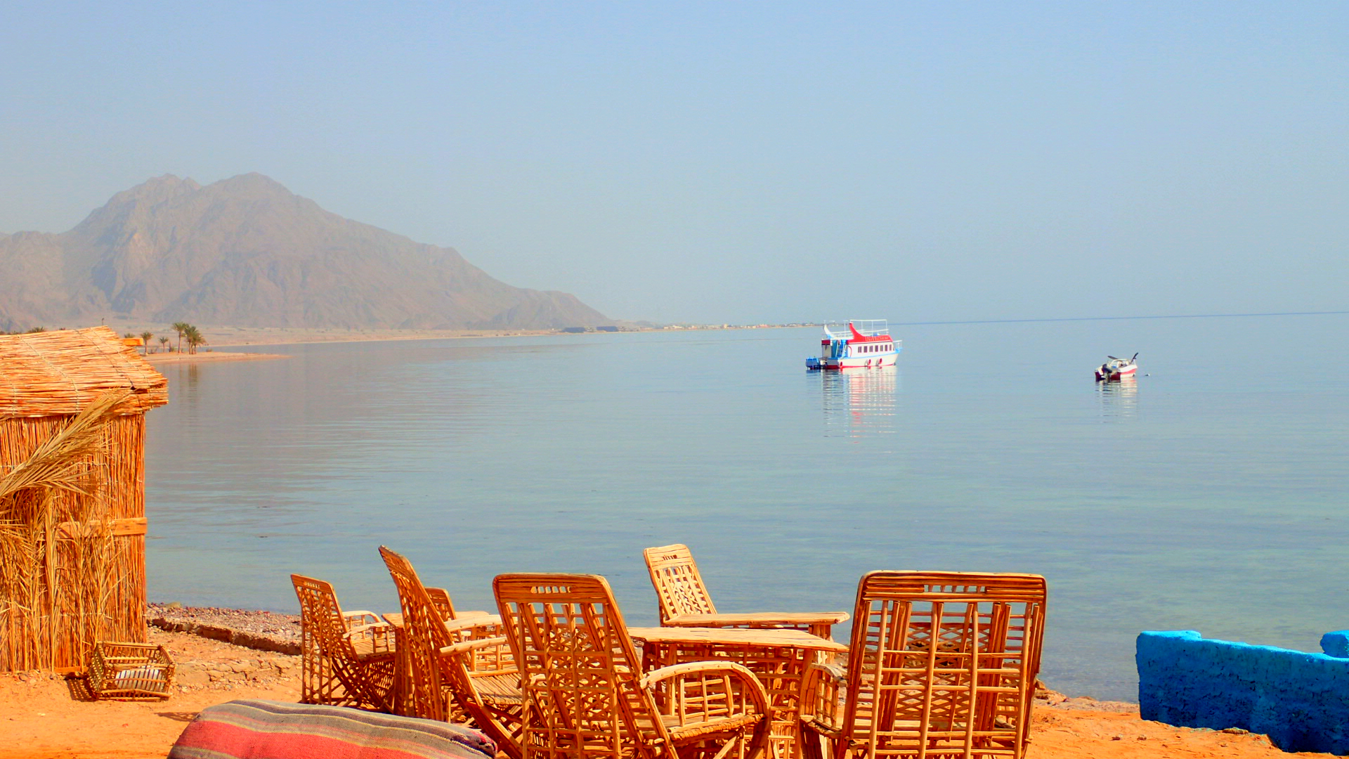 Quiet day on the beach at Bedouin star