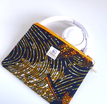 pochette tissu femme en tissu wax imprimé or noir
