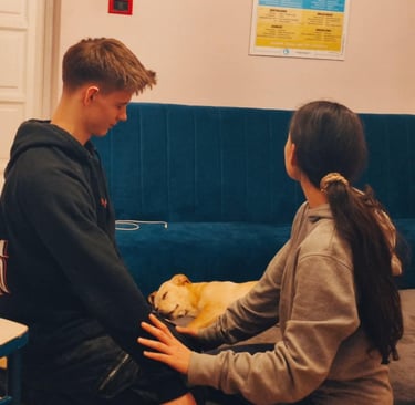 Kobieta wykonuje test mięśniowy