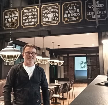 Decoración de salón pintada a mano con estilo retro