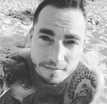 photo profil portrait d'un client satisfait mikacreations