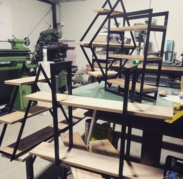 drvometal, drvo metal, nameštaj, police, stolovi, stolice, ograde, ograda, kapija