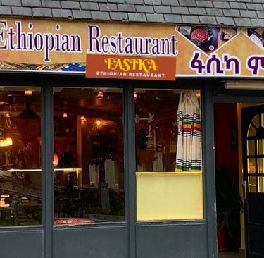 MERCI DE CLICKER ICI POUR RESERVER VOTRE TABLE