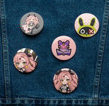 a bunch of pin buttons with some cute characters on them, zzz nicole demara