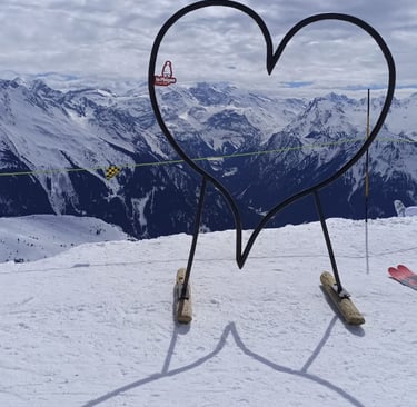 Le coeur sur des skis, sur un des sommets de La Plagne