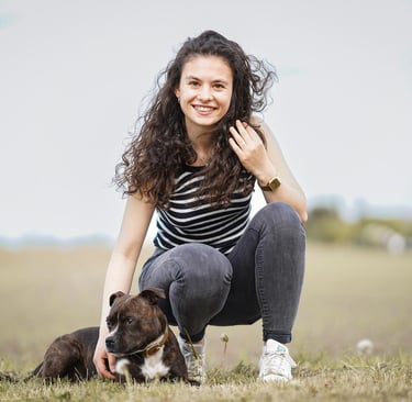 Nella, Hundetrainerin der Hunscheschule Resistancedog aus Braunschweig mit ihrem Hund