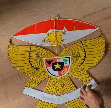 gambar layangan garuda