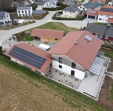 Hebertsfelden Fa. Niedermeier IBC MonoSol Sungrow 9,6 kWh Sungrow 8,51 kWp 2024 Garagendach Ost West