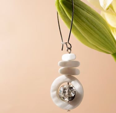 acrylic-and-resin-jewelry