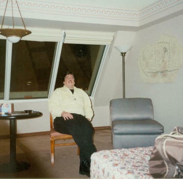 Luxor Las Vegas room 19027 around 1995