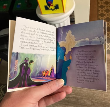 Princess Advent Calendar: Sleeping Beauty Booklet Inside