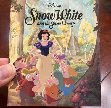 Disney Advent Calendar Snow White and the Seven Dwarfs Front Cover