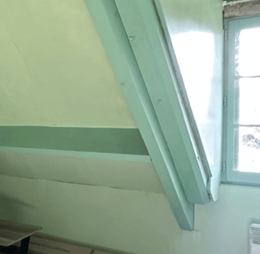 Chambre à l'étage de maison de campagne dans le cœur de la France