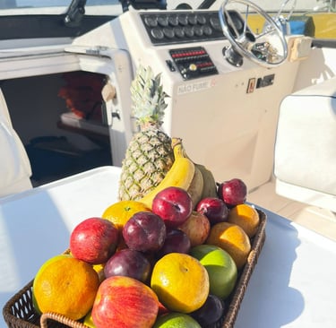 Incluso nos avistamentos, frutas e água gelada