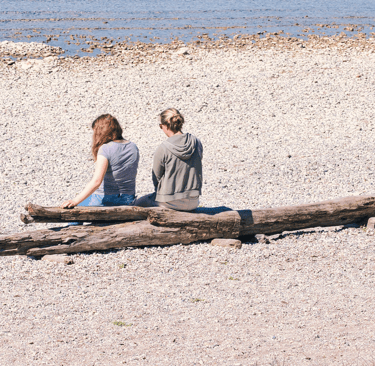 Gespräch am Strand