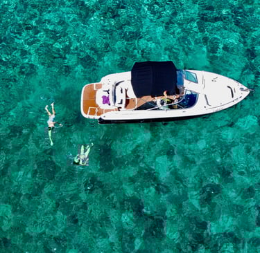Excursió privada en vaixell des d’Alcúdia pel nord de Mallorca amb parades per banyar-se i bucetjar