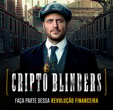 Homem em um ambiente que sugere uma cidade em tempos de indústria. Vestido com roupas de época.