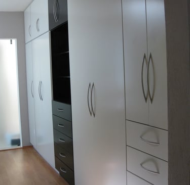 Closet puertas barnizadas