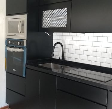 Cocina barnizada en negro
