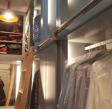 Vestidor barnizado
