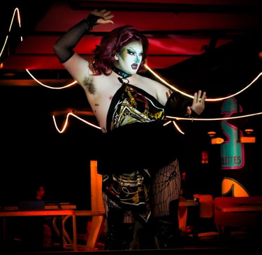 Enbystial durant une performance, à Grand Scène à Lille