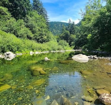 Powers - from cliff diving to relaxing on a sandbar on the Coquille River