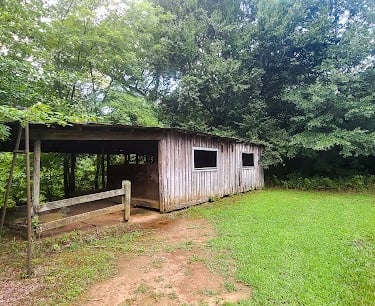 Hixson/Chattanooga - small lean-to cabin down a nature trail at Greenway Park