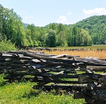 Smoky Mountains, N. Carolina Travel - Oconaluftee Visitor Center & Mountain Farm Museum