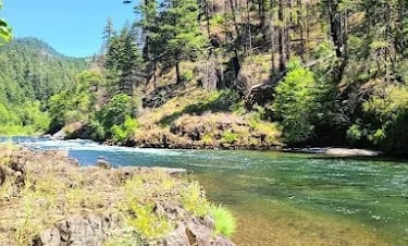 Waterfall Hwy, OR - The blue-green waters of the N. Umpqua river are gorgeous