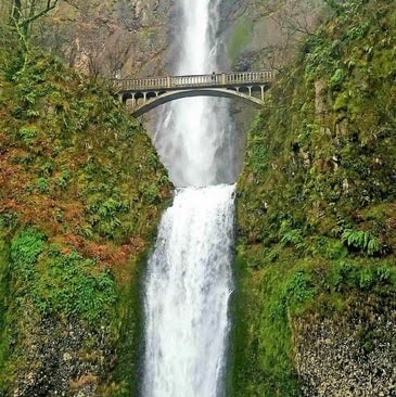 Columbia River Gorge Oregon - Multnomah Falls & bridge is 1 of the most photographed in the world 