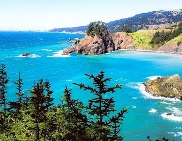 Oregon Coast - Stunning little bay & scenery near Gold Beach