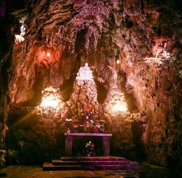 Portland, OR - Statues & angels inside the cave at The Grotto
