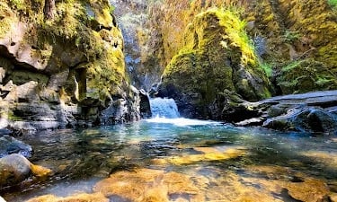 Waterfall Hwy, OR - Susan Creek Falls has a second little waterfall drop