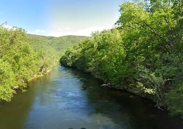 TN Rivers - Lower Little Pigeon river, great for families & beginners