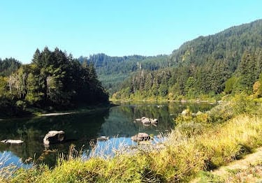 Elkton, OR - beautiful Umpqua River along OR Hwy 38