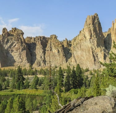 Salem, OR - Jagged peaks of Smith Rock State Park good for hiking, biking, and rock climbing