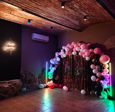 ścianka dekoracyjna w lokalu garbary 1 na 18 urodziny