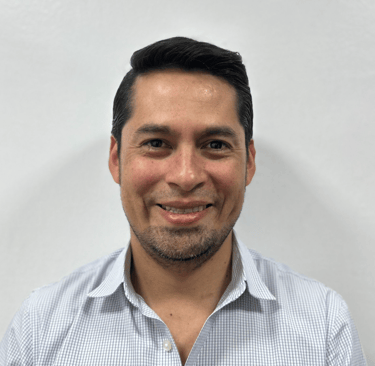 William FLores, Esposo y ferviente impulsador de esta gran obra