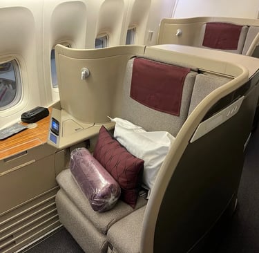 Qatar Airways Boeing 777 business class cabin