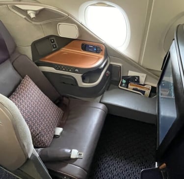 Singapore Airlines Boeing A380 business class cabin